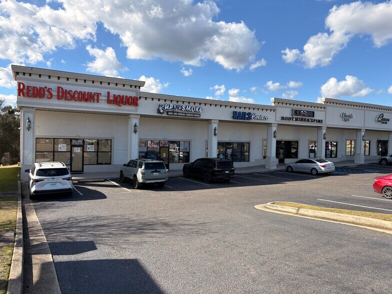 More Photos Of 960 Schillinger Rd, Mobile Storefront For Sale