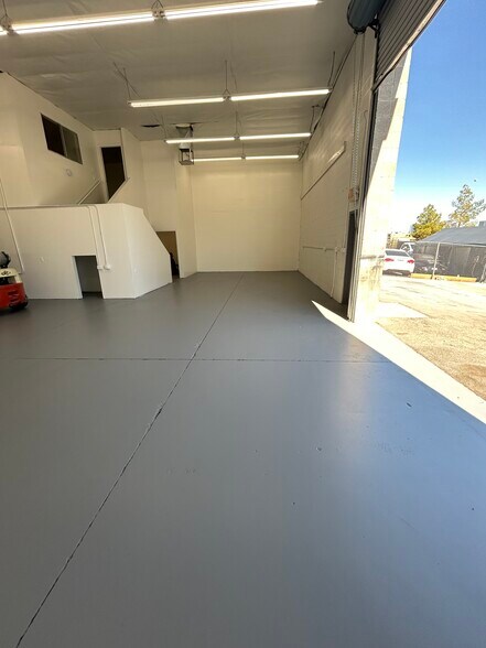 More Photos Of 5790 Wynn Rd, Las Vegas Showroom For Lease