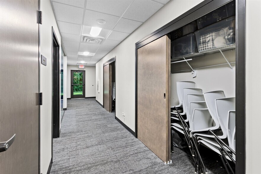 More Photos Of 2056 Woodlane Dr, Woodbury Medical For Sale