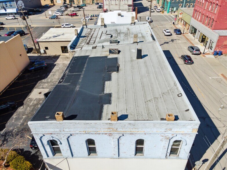 More Photos Of 1017 Washington Ave, Bay City Storefront Retail Residential For Sale