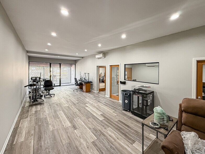 More Photos Of 7650 Gloria Ave, Van Nuys Warehouse For Sale