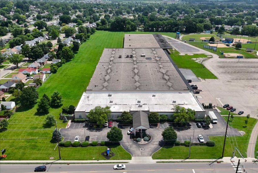 More Photos Of 1010 Eaton Ave, Hamilton Warehouse For Lease