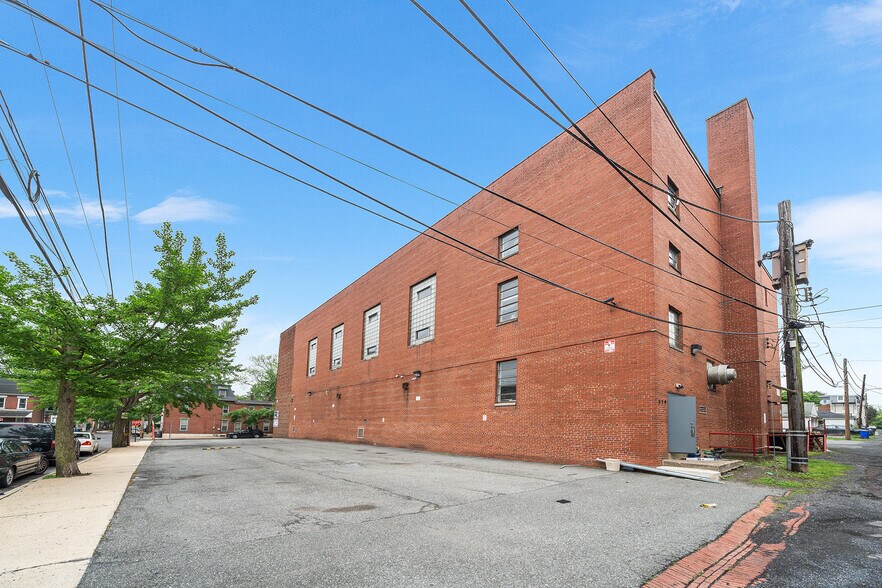 More Photos Of 379 Cherry St, Pottstown Flex For Lease