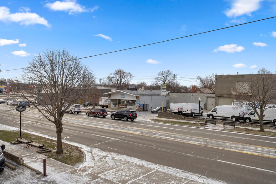 More Photos Of 24101 W Warren St, Dearborn Heights Freestanding For Sale