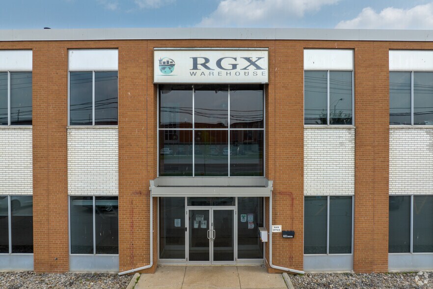 More Photos Of 260 Rexdale Blvd, Toronto Manufacturing For Sale