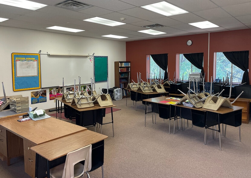 More Photos Of 12121 NM-14, Cedar Crest Schools For Lease
