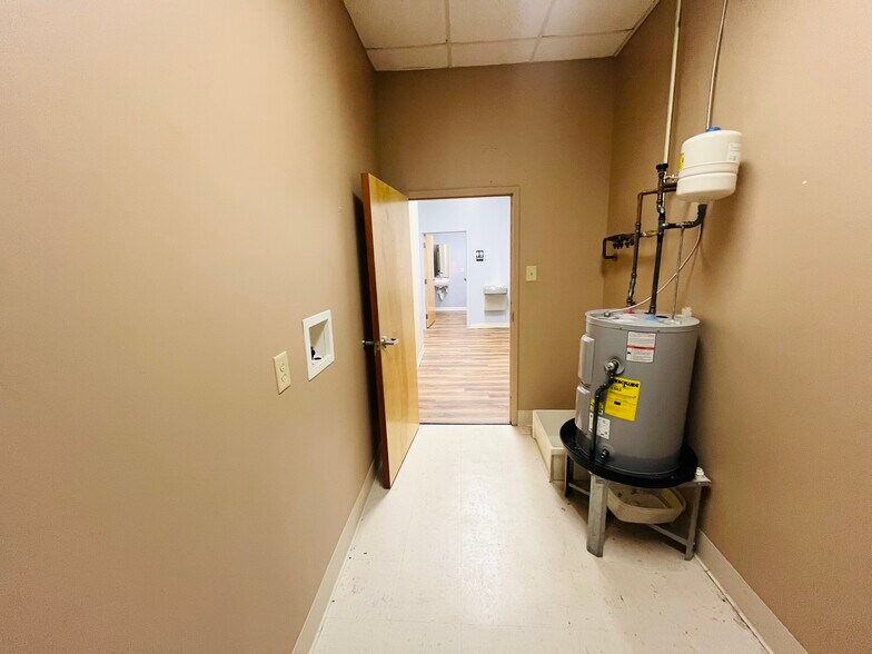 More Photos Of 10101 Southpoint Pky, Fredericksburg Unknown For Lease