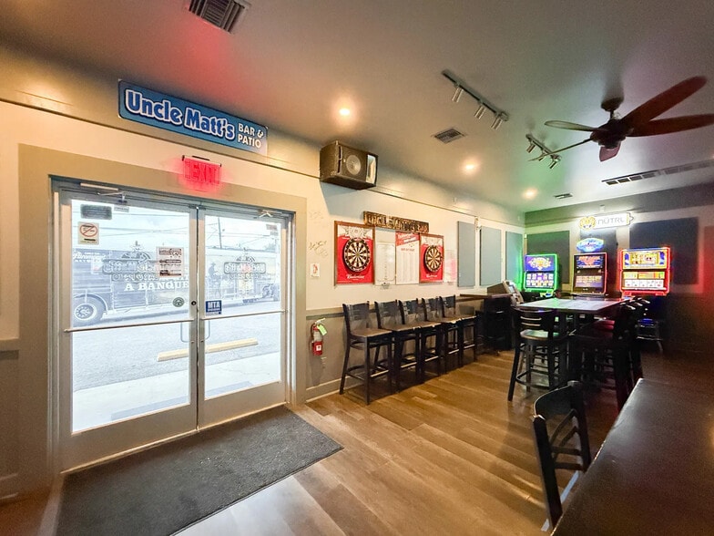 More Photos Of 2303 Hickory Ave, New Orleans Bar For Sale