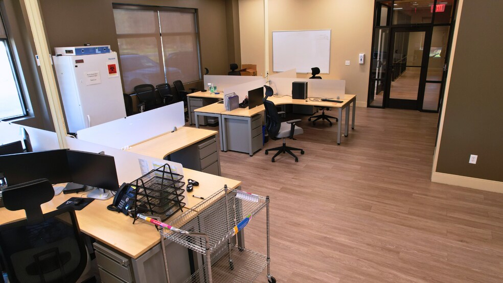More Photos Of 4850 Northshore Ln, North Little Rock Office For Sale