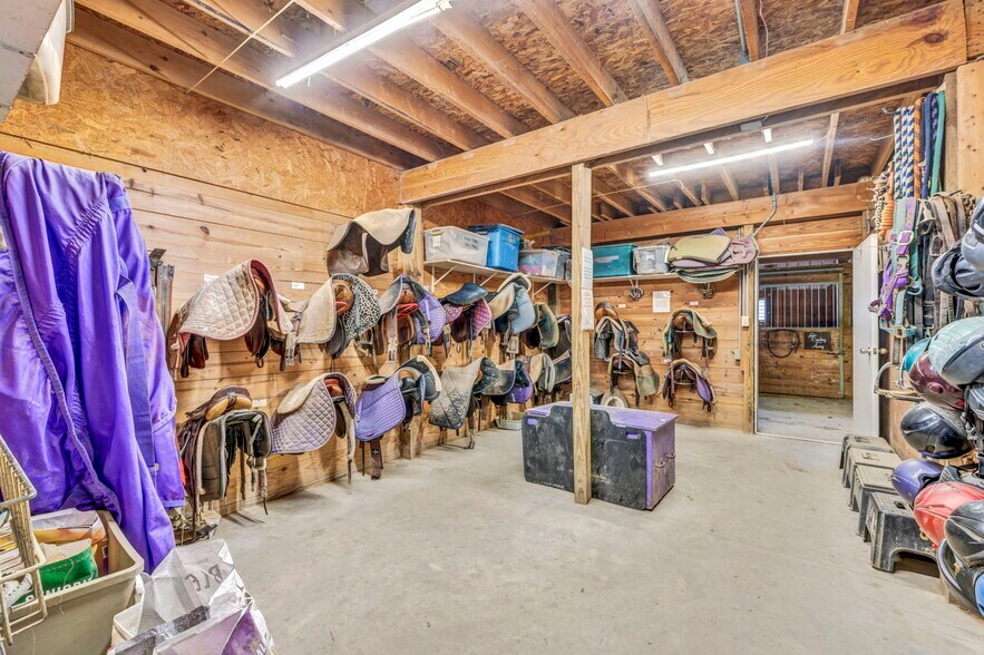 More Photos Of 16449 S Boone Rd, Columbia Station Specialty For Sale