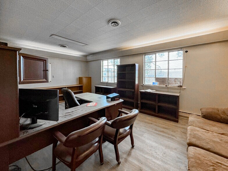 More Photos Of 4710 Andrews Hwy, Odessa Warehouse For Sale