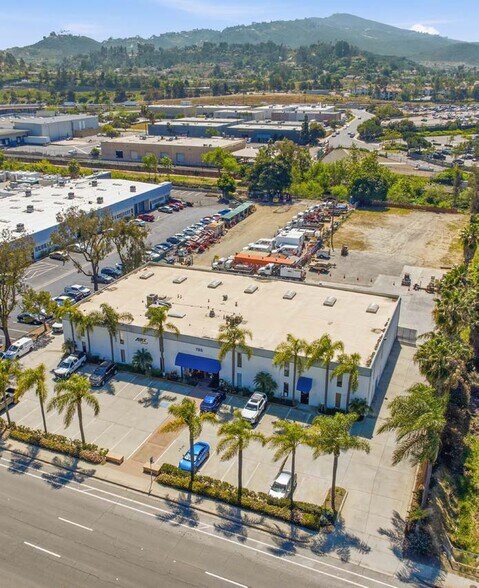 More Photos Of 785 E Mission Rd, San Marcos Manufacturing For Lease