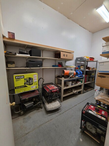More Photos Of 4960 E Yale Ave, Fresno Warehouse For Sale
