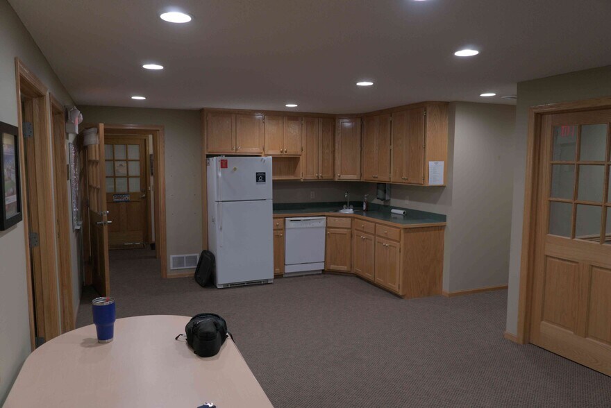 More Photos Of 8925-8929 Aztec Dr, Eden Prairie Office For Lease