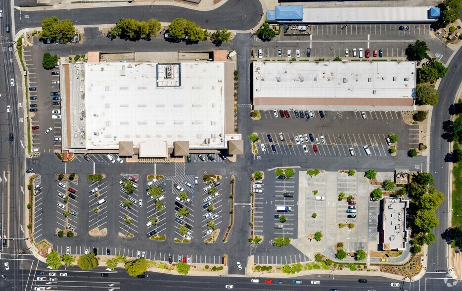 More Photos Of 1089 Sunrise Ave, Roseville Fast Food For Lease