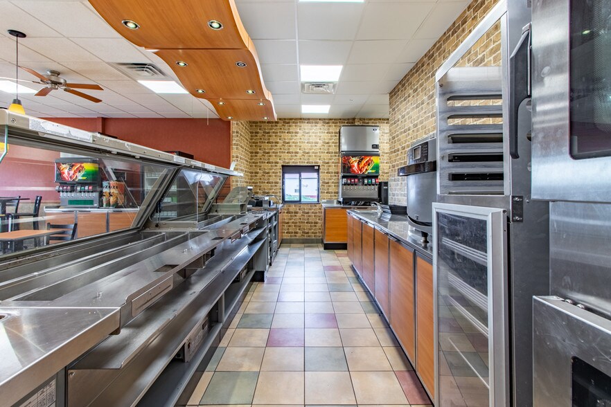 More Photos Of 407 S 4th St, Dunlap Storefront Retail Office For Lease