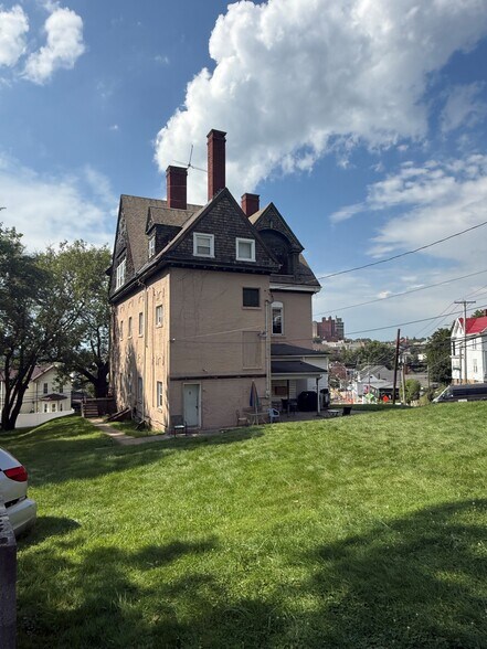 Primary Photo Of 517 S Main St, Washington Multifamily For Sale