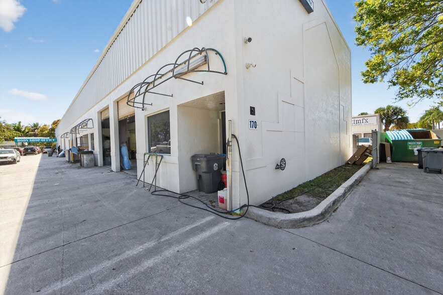More Photos Of 170 Business Park Way, Royal Palm Beach Warehouse For Lease
