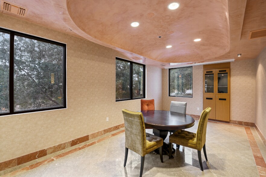 More Photos Of 311 Haigh Rd, Thousand Oaks Medical For Lease