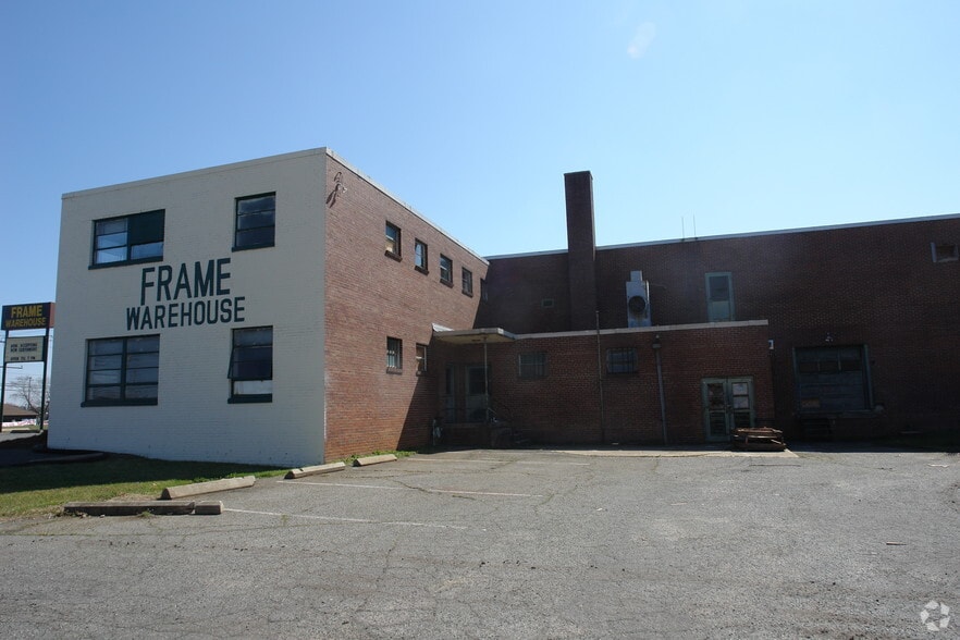 More Photos Of 5300 E Independence Blvd, Charlotte Freestanding For Sale