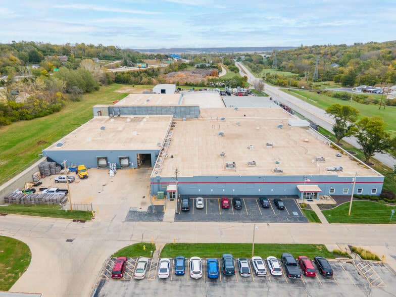 More Photos Of 4350 McKinley St, Omaha Manufacturing For Lease