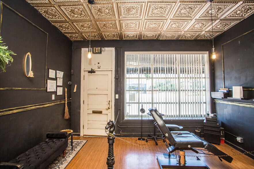More Photos Of 1812 Avenue R, Lubbock Office For Sale