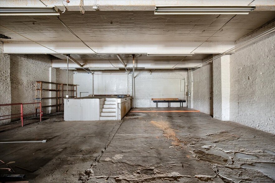 More Photos Of 4568 Penn Ave, Pittsburgh Warehouse For Sale