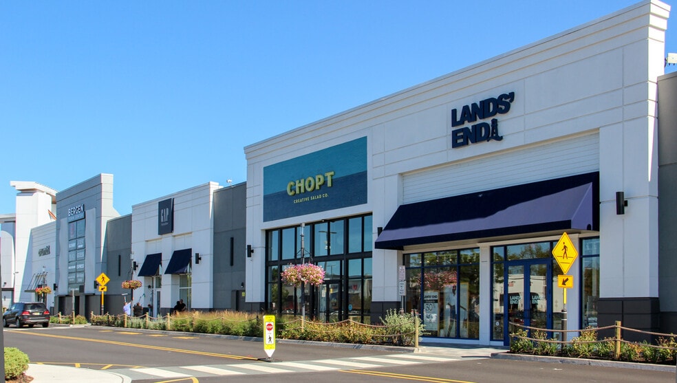 More Photos Of 1 Bergen Town Ctr, Paramus General Retail For Lease