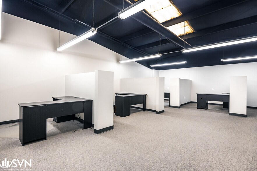 More Photos Of 125 Macarthur Ct, Nicholasville Manufacturing For Lease