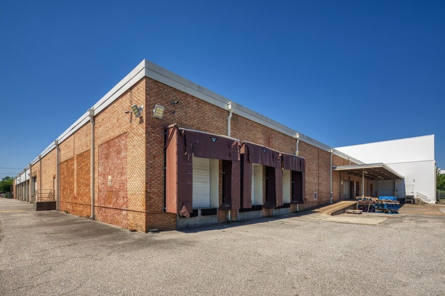 More Photos Of 5404 Virginia Beach Blvd, Virginia Beach Warehouse For Sale
