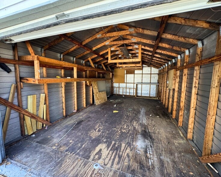 More Photos Of 4211 E Busch Blvd, Tampa Freestanding For Lease