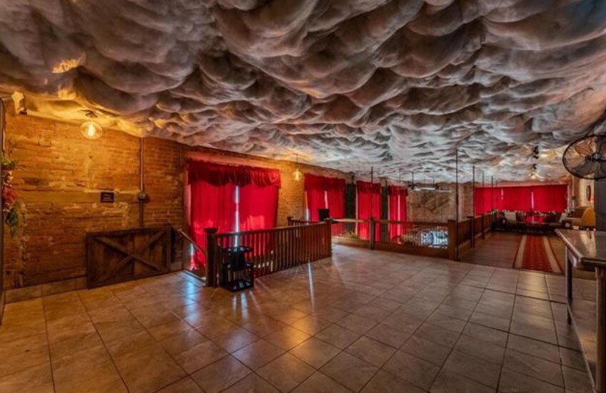 More Photos Of 178 S Wabash St, Wabash Storefront For Sale