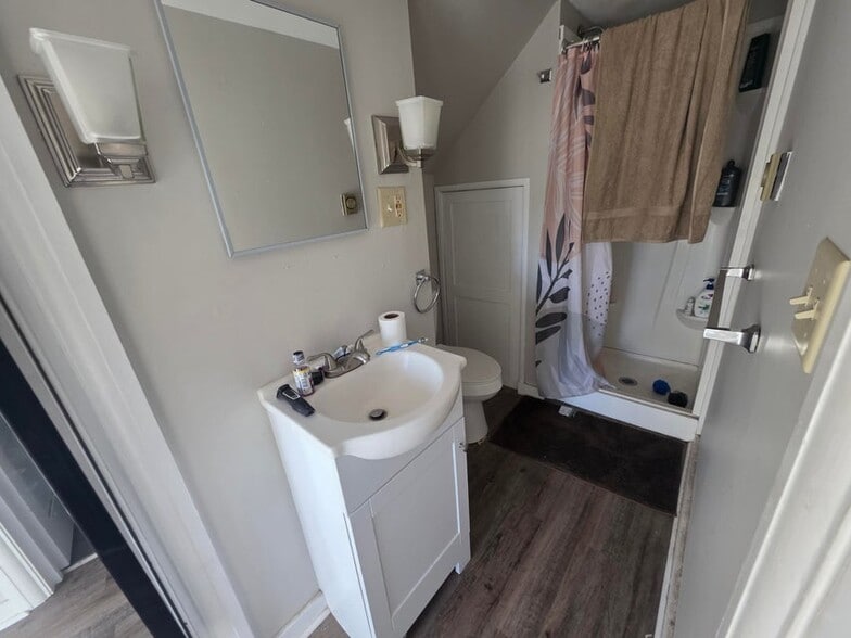 More Photos Of 12 Gay St, Rockland Apartments For Sale