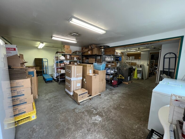 More Photos Of 6895 Paoli Rd, Belleville Restaurant For Lease