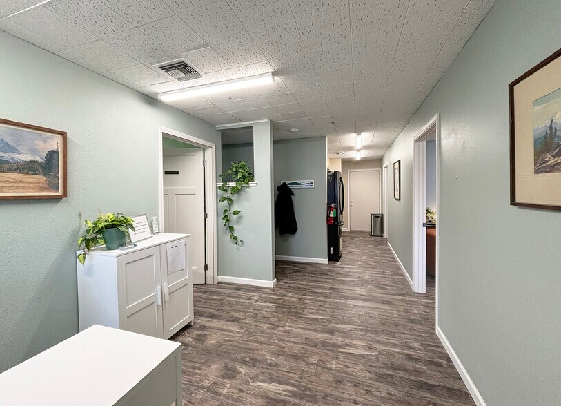 More Photos Of 12740 SE Stark St, Portland Medical For Lease