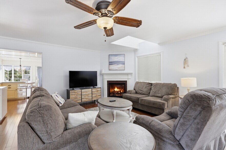 More Photos Of 7001 Savona Access Rd, Thompson-Nicola Hotel For Sale