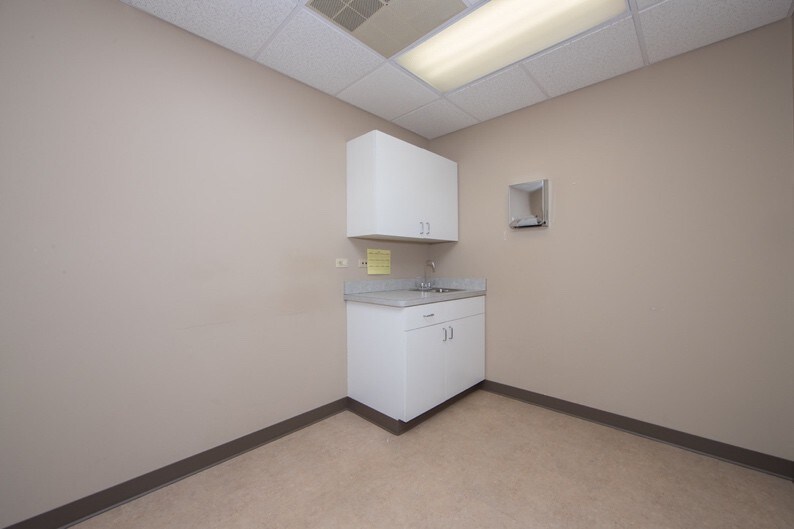 More Photos Of 1807 Huguenot Rd, Midlothian Medical For Lease