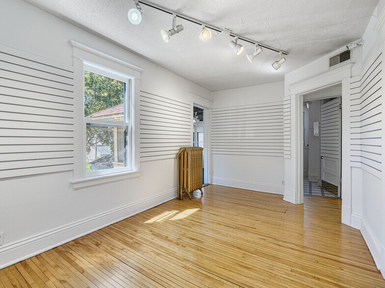 More Photos Of 1124 Grand Ave, Saint Paul Freestanding For Sale