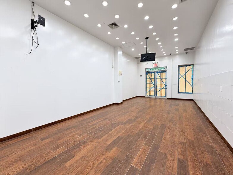 More Photos Of 93-05 37th Ave, Jackson Heights Apartments For Lease