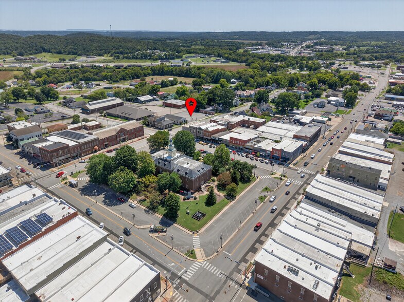 More Photos Of 207 Elk Ave S, Fayetteville Office For Sale