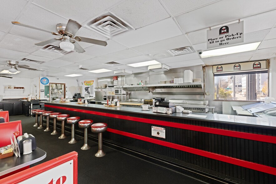 More Photos Of 191 E St John St, Spartanburg Restaurant For Lease