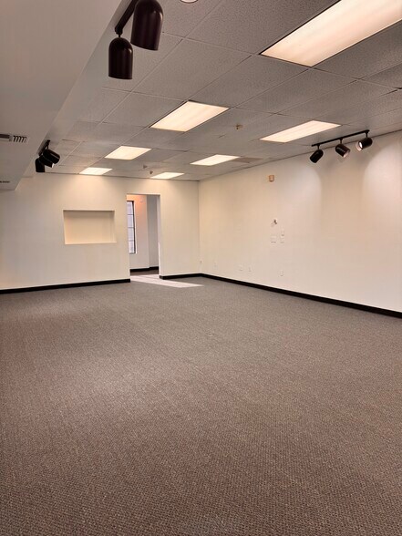 More Photos Of 2008 W Dorothea Ave, Visalia Freestanding For Lease