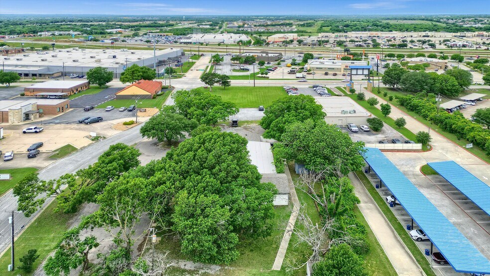 More Photos Of 815 Pecan Grove Rd E, Sherman Medical For Sale