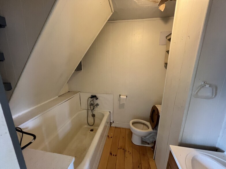 More Photos Of 271 Main St, Union Apartments For Sale