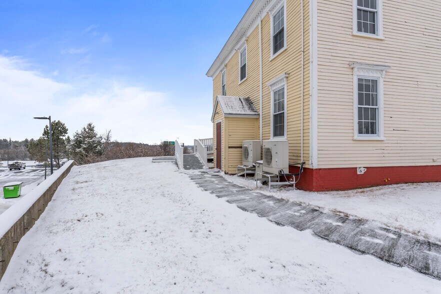 More Photos Of 2204 Woodbury Ave, Newington Office For Sale