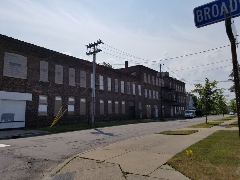 More Photos Of 343-345 Broadway St, Buffalo Manufacturing For Lease