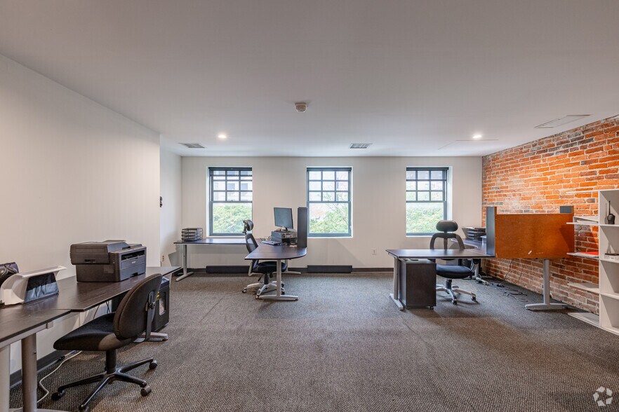 More Photos Of 419 N Charles St, Baltimore Office For Lease