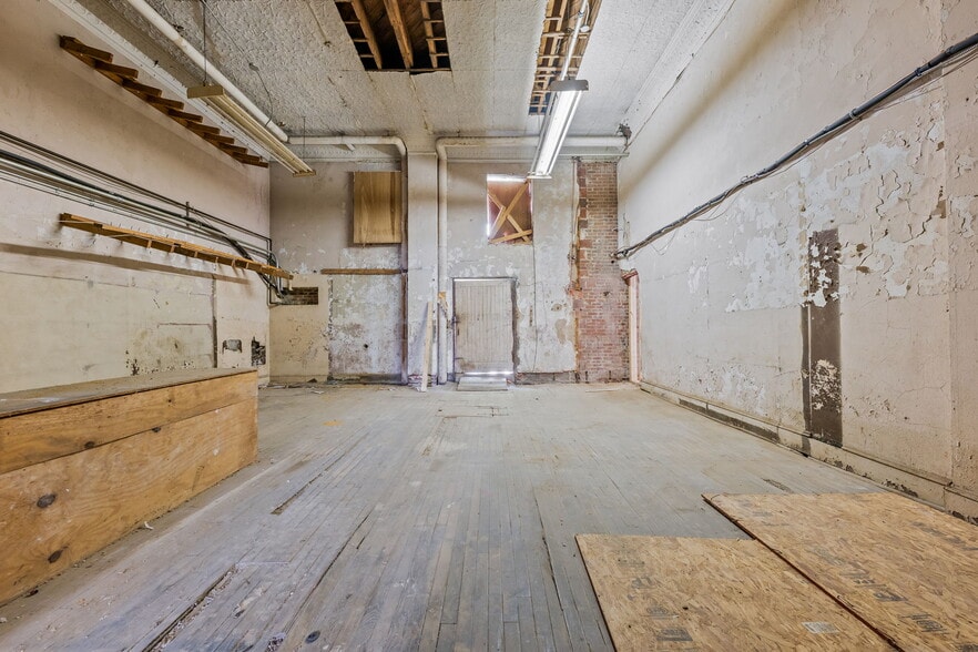 More Photos Of 220-222 S Scales St, Reidsville Storefront Retail Office For Sale