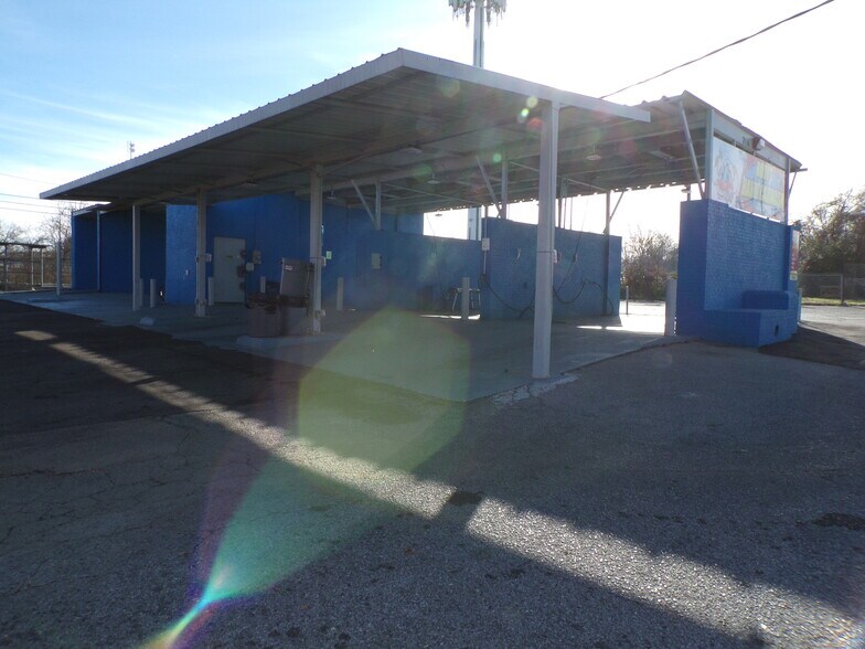 More Photos Of 714 N White Station Rd, Memphis Specialty For Sale