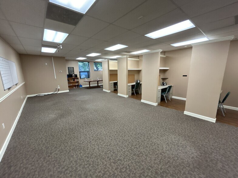 More Photos Of 761-765 Middle Country Rd, Selden Office For Lease